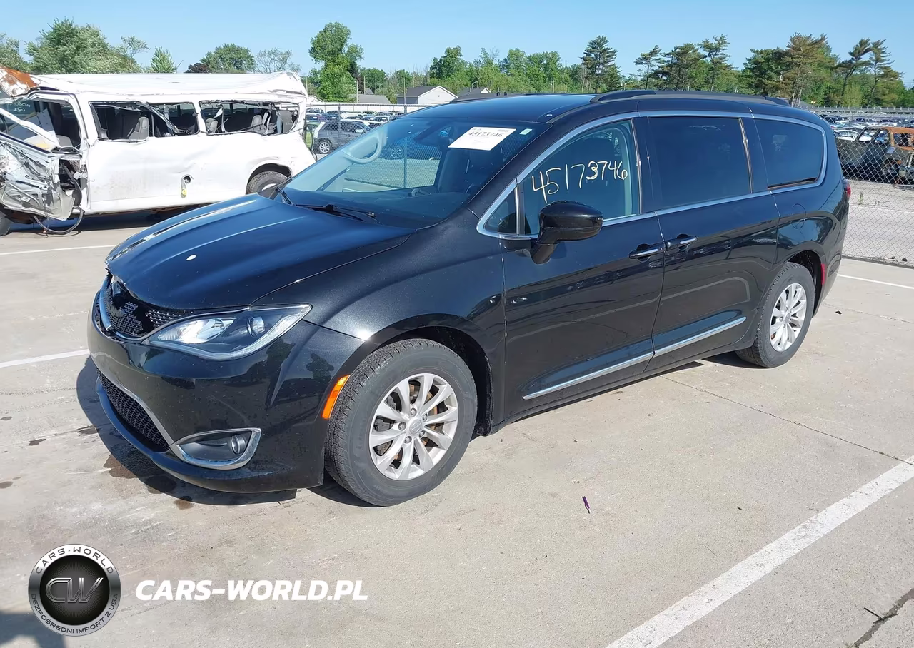 2017 Chrysler Pacifica Touring-L VIN:2C4RC1BG3HR660520 - 2