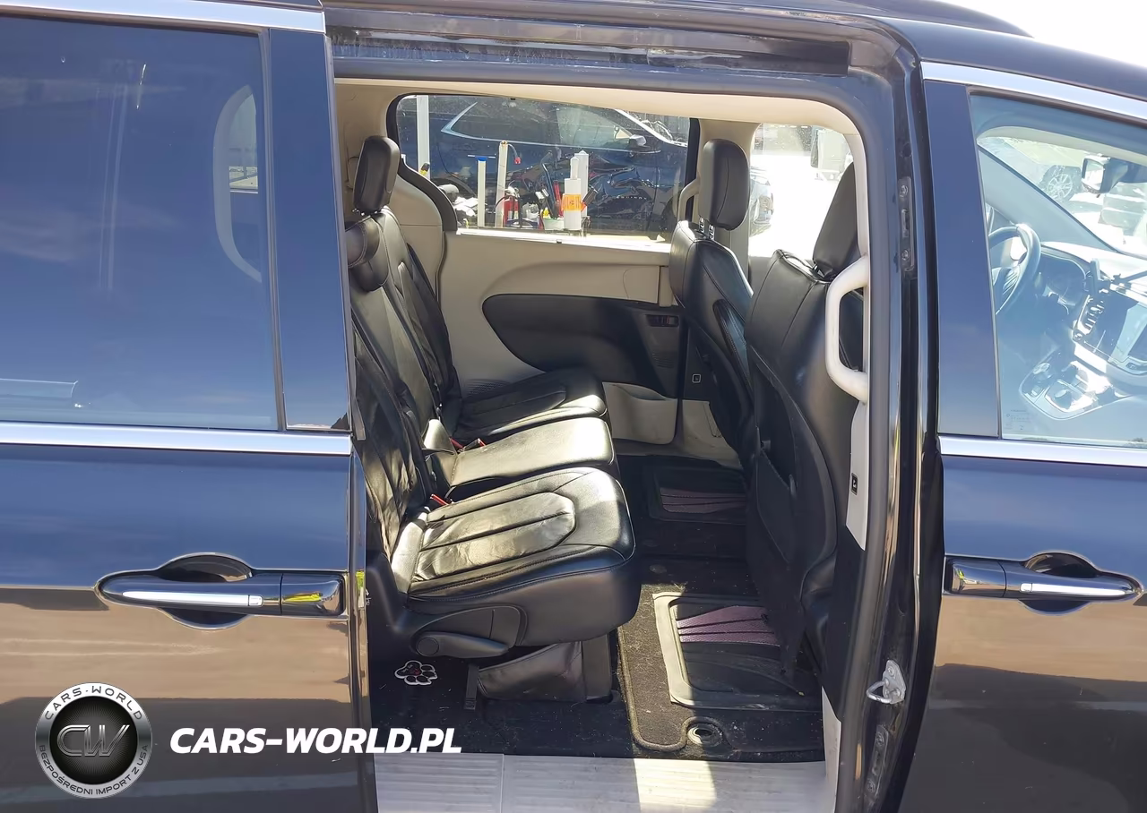 2017 Chrysler Pacifica Touring-L VIN:2C4RC1BG3HR660520 - 8
