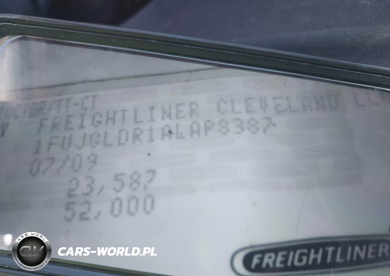 2010 Freightliner Cascadia 125 VIN:1FUJGLDR1ALAP8387 - 16