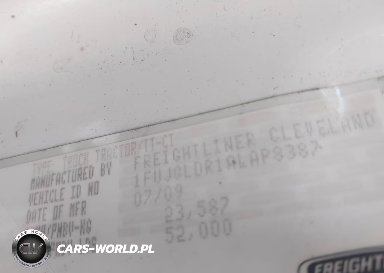 2010 Freightliner Cascadia 125 VIN:1FUJGLDR1ALAP8387 - 8
