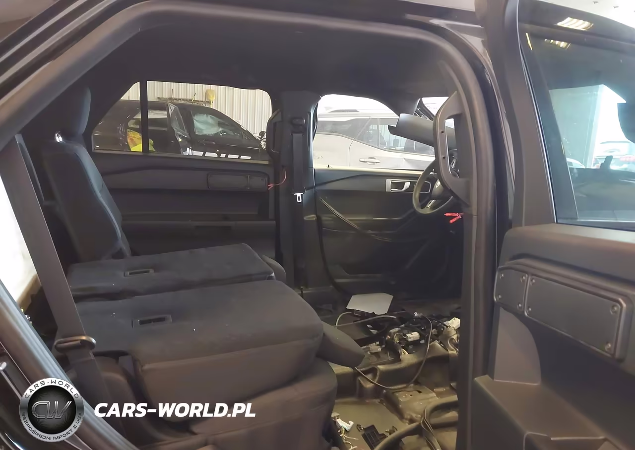 2024 Ford Police Interceptor Utility VIN:1FM5K8AB2RGA25674 - 8