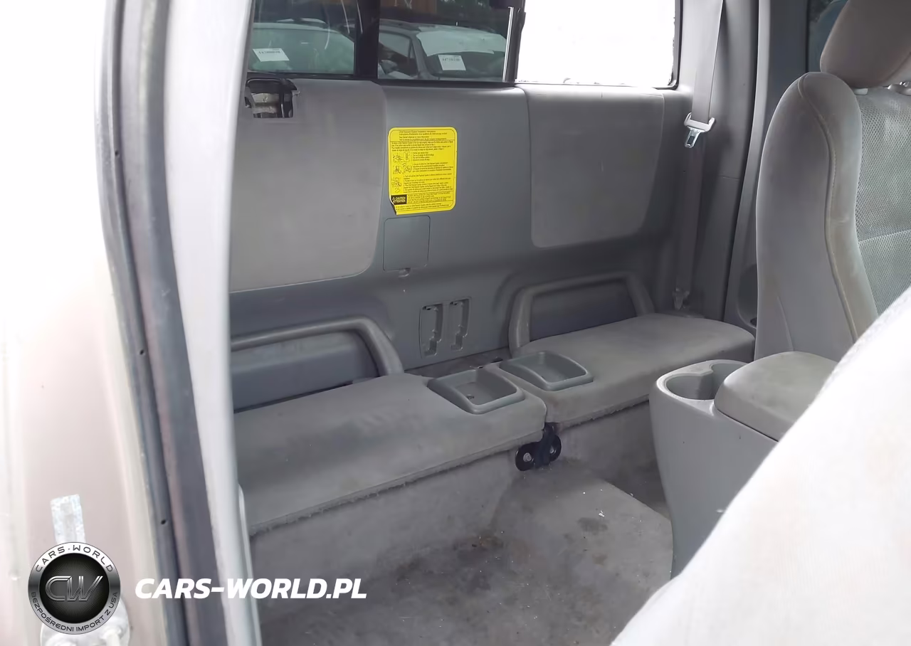 2008 Toyota Tacoma Base V6 VIN:5TEUU42NX8Z552252 - 8
