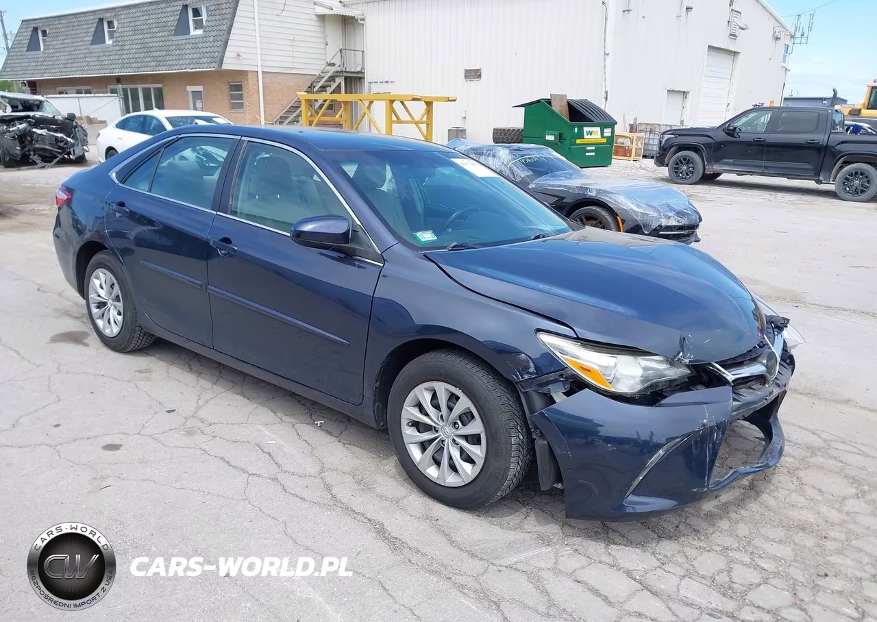 2015 Toyota Camry Le – zdjęcie 1 z 16