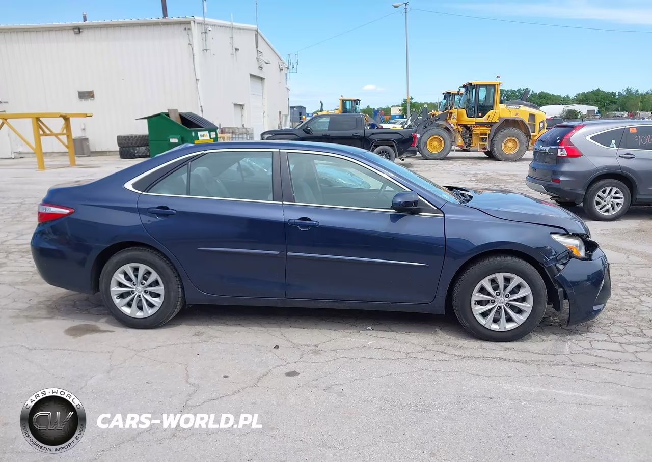 2015 Toyota Camry Le VIN:4T4BF1FK4FR506584 - 13