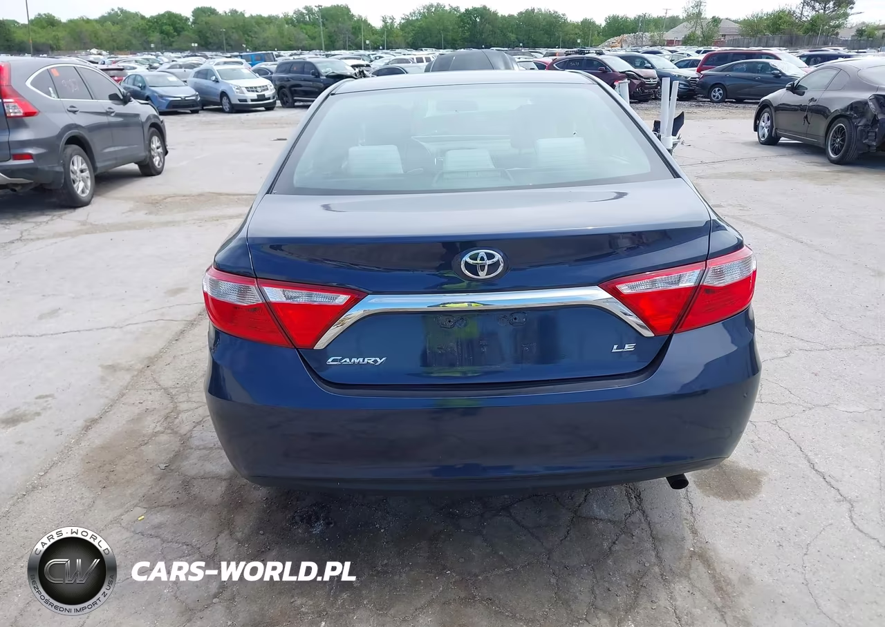 2015 Toyota Camry Le VIN:4T4BF1FK4FR506584 - 16