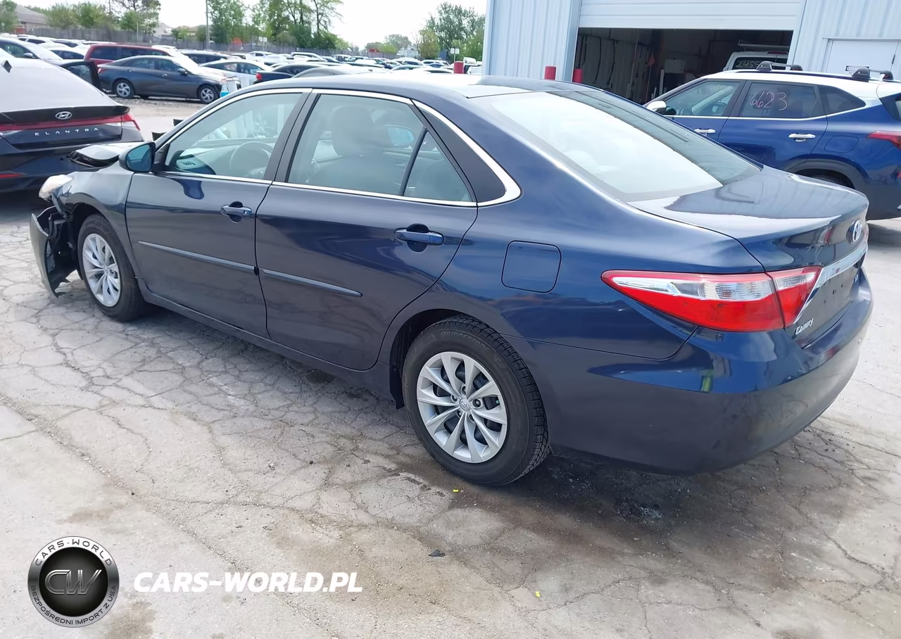 2015 Toyota Camry Le VIN:4T4BF1FK4FR506584 - 3