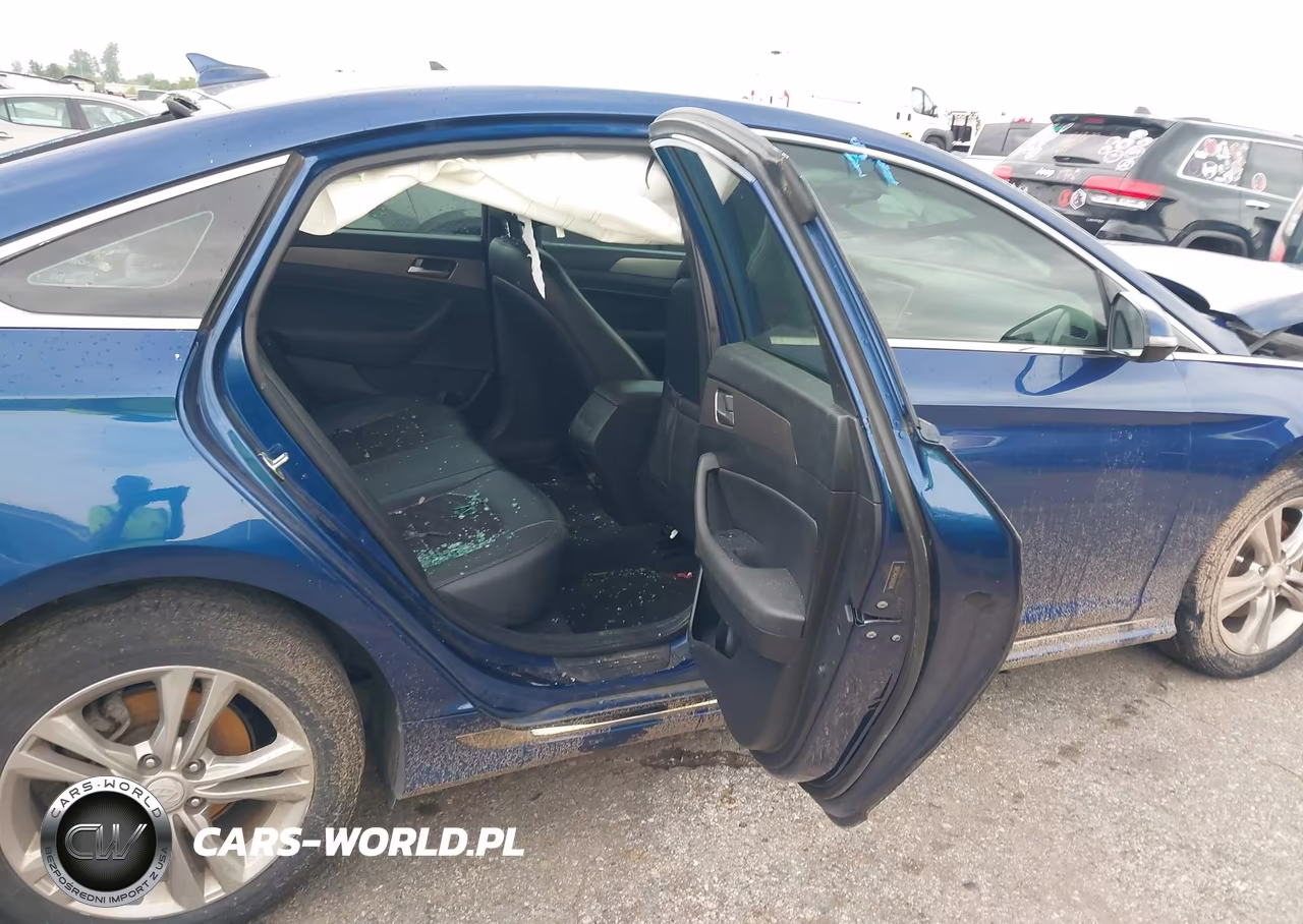 2018 Hyundai Sonata Sport VIN:5NPE34AF9JH682646 - 8