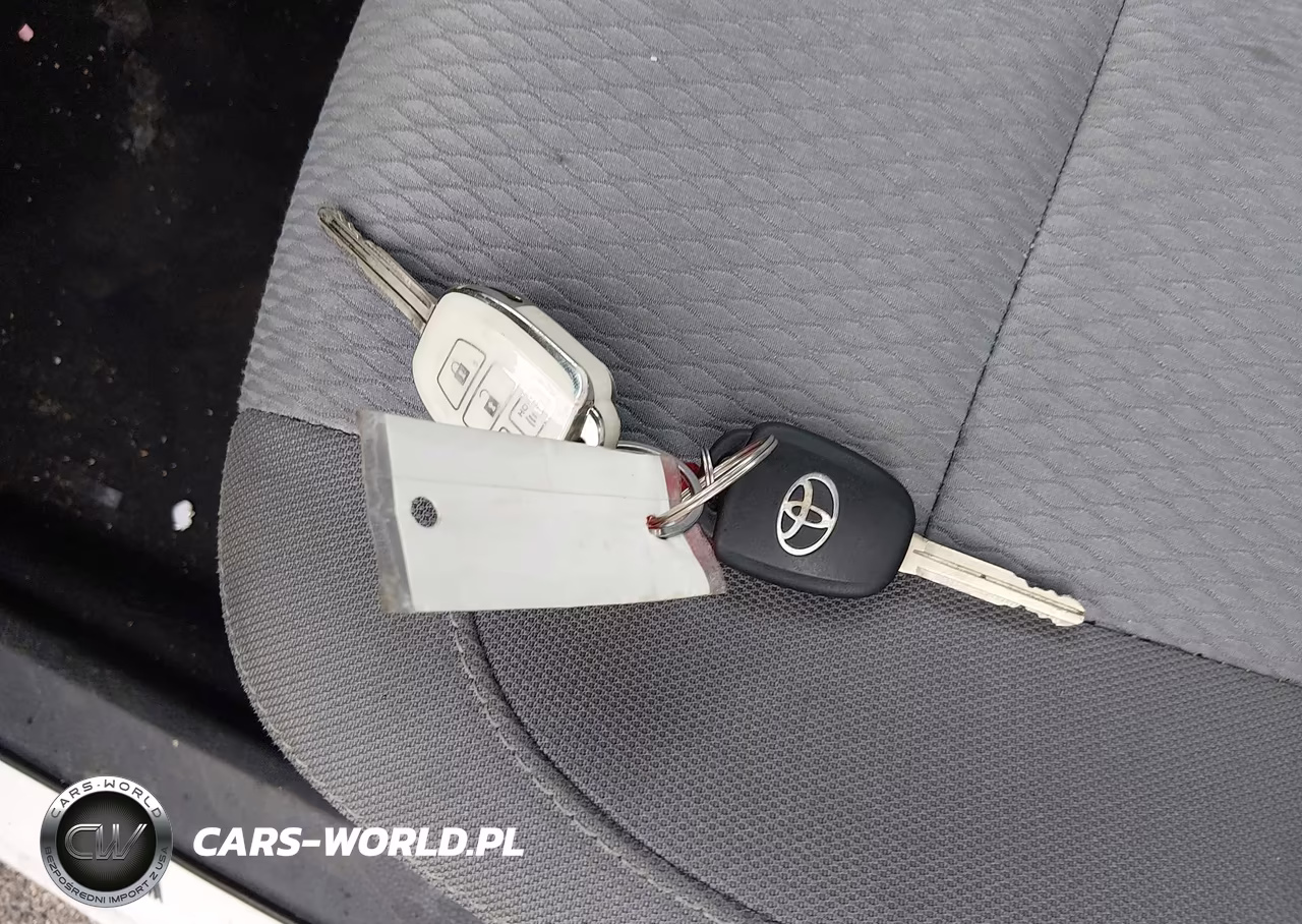2016 Toyota Corolla Le VIN:2T1BURHE9GC743760 - 10