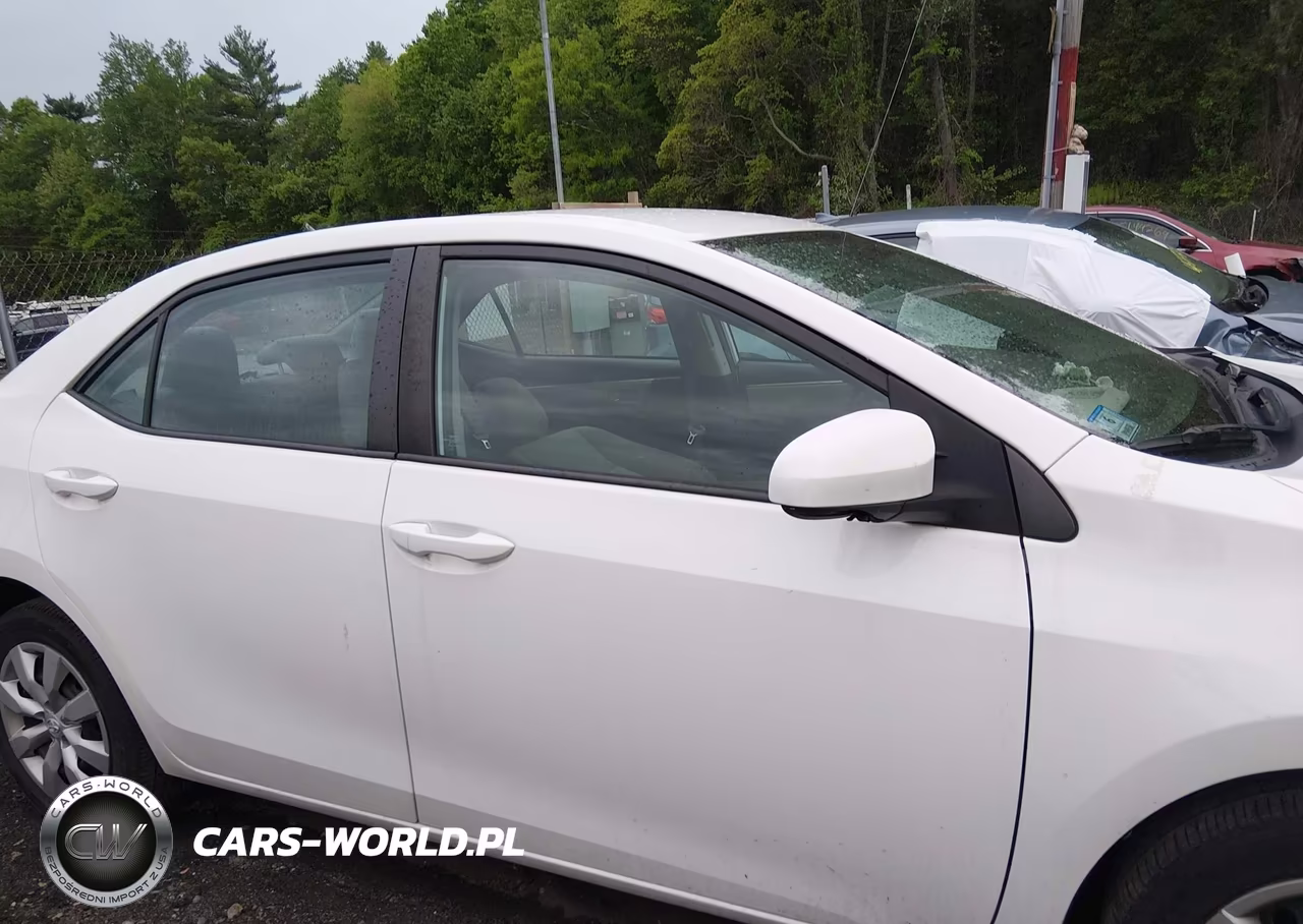2016 Toyota Corolla Le VIN:2T1BURHE9GC743760 - 12