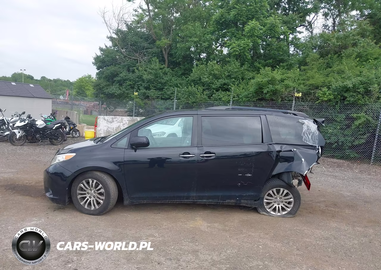 2017 Toyota Sienna Xle 8 Passenger VIN:5TDYZ3DC3HS835646 - 14