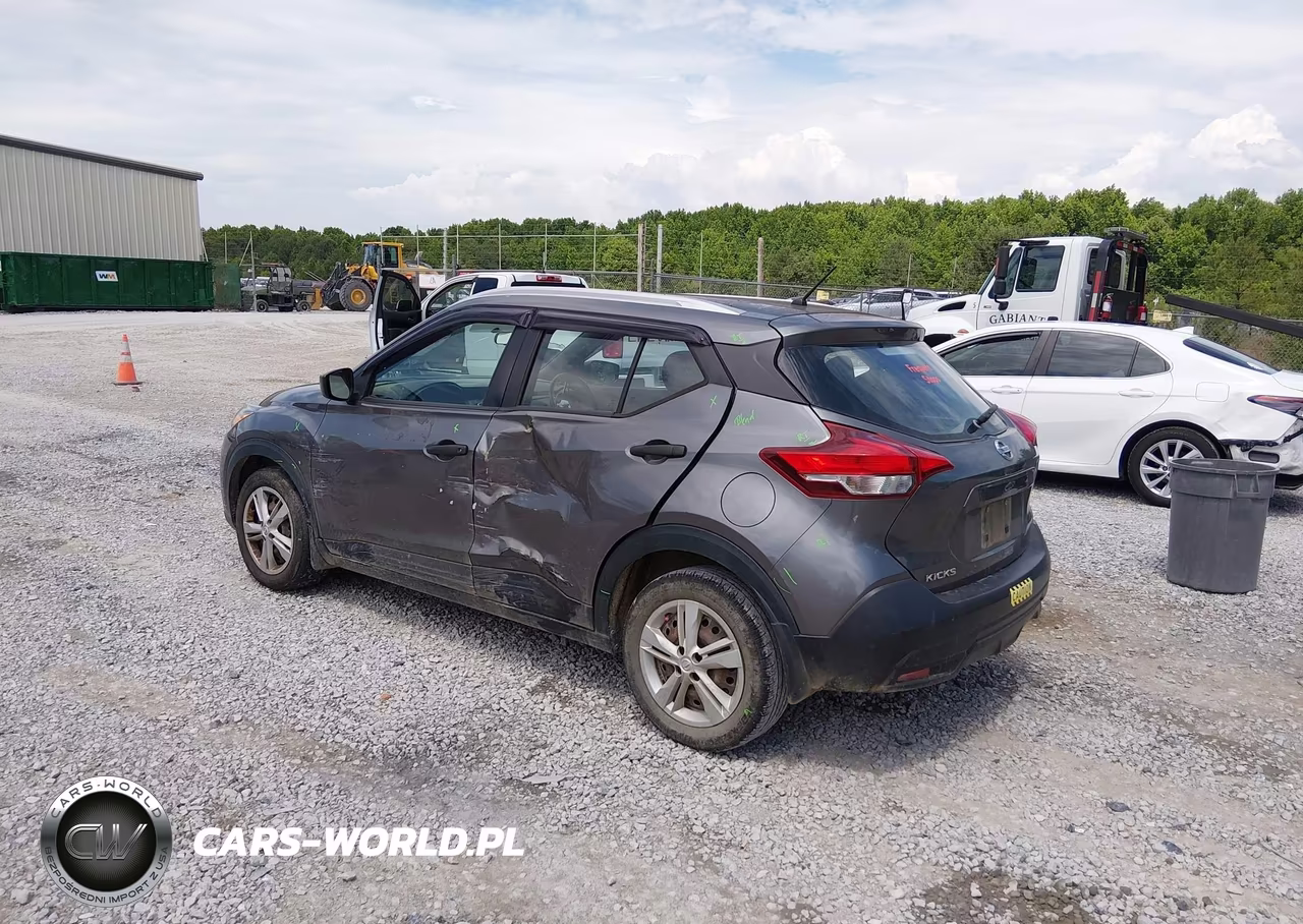 2018 Nissan Kicks S VIN:3N1CP5CU8JL507076 - 3