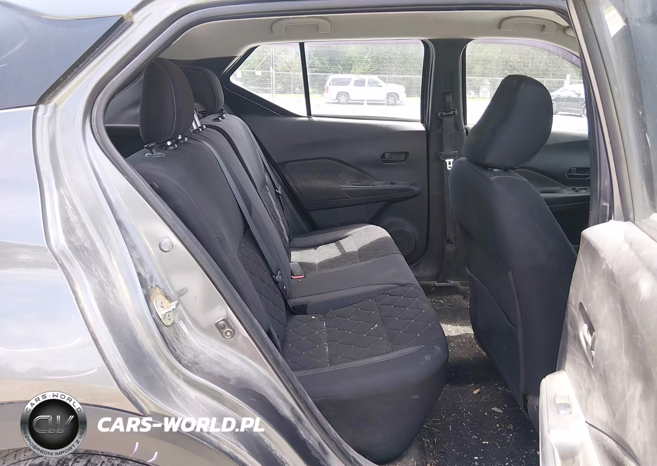 2018 Nissan Kicks S VIN:3N1CP5CU8JL507076 - 8