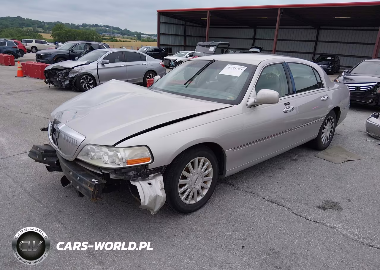 2003 Lincoln Town Car Signature VIN:1LNHM82W13Y602124 - 2