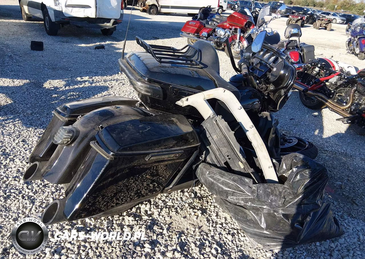 2023 Harley-Davidson Flhtk VIN:1HD1KEF10PB675579 - 4