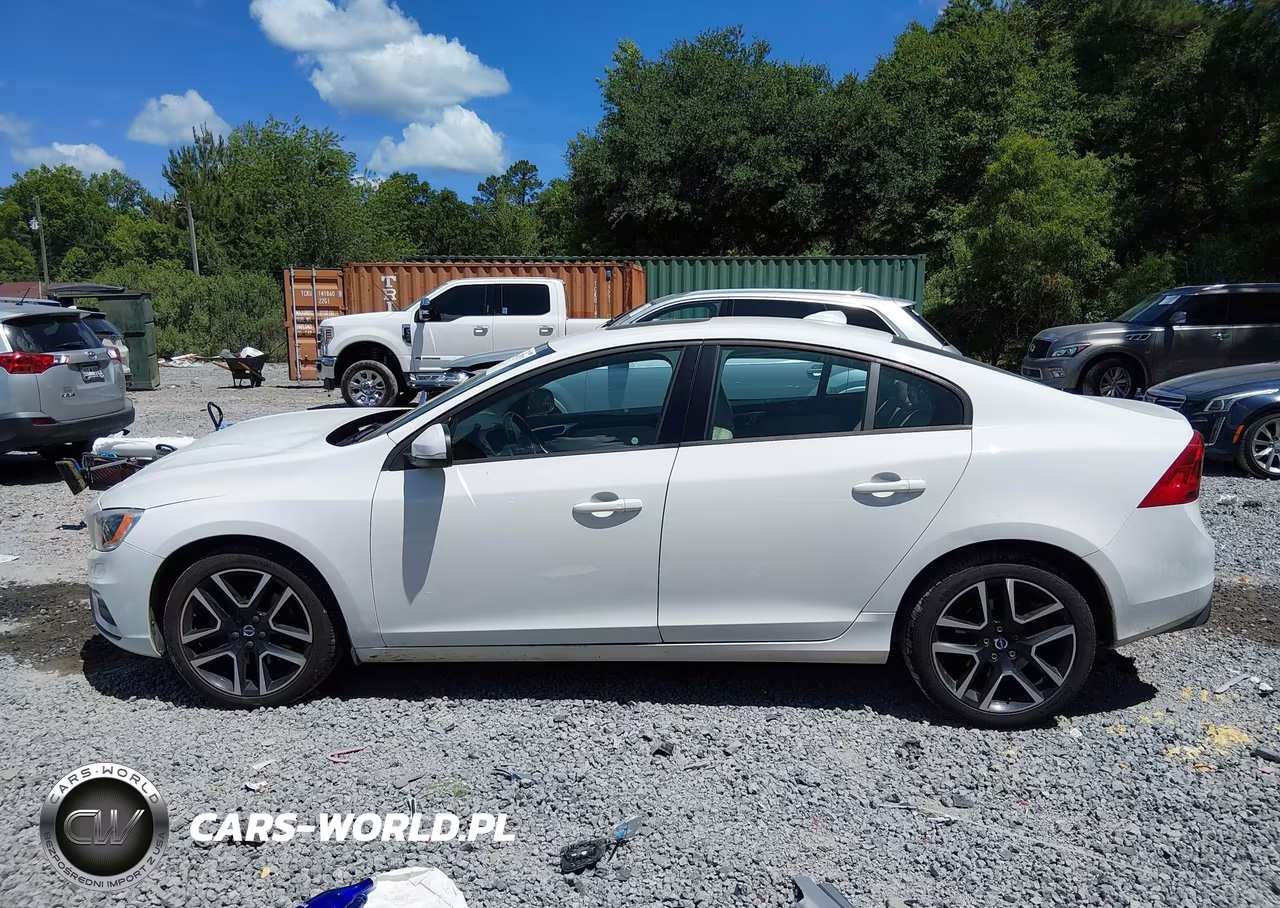 2017 Volvo S60 T5 Dynamic VIN:YV140MTL9H2435219 - 14