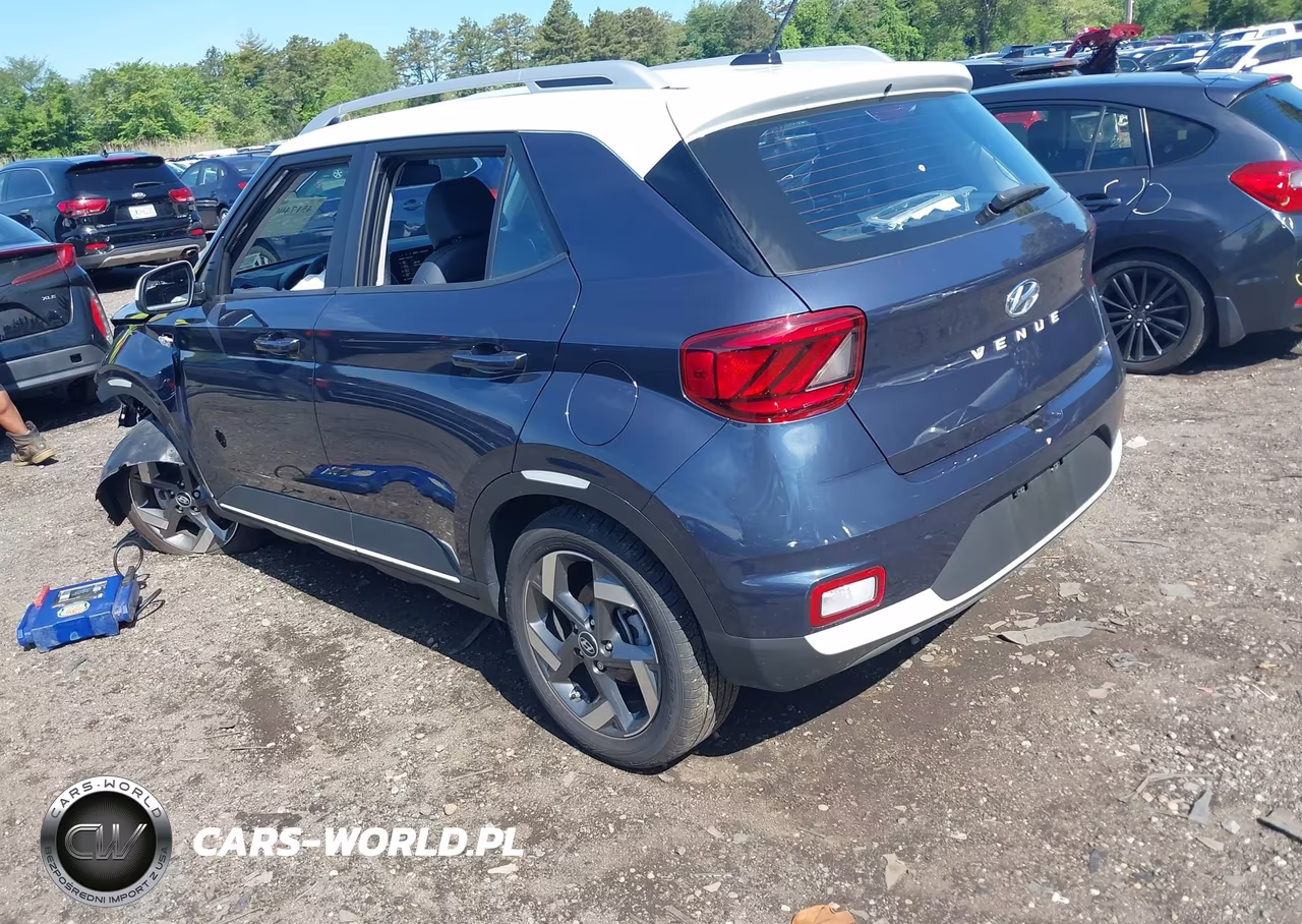 2025 Hyundai Venue Limited VIN:KMHRC8A35SU392907 - 3