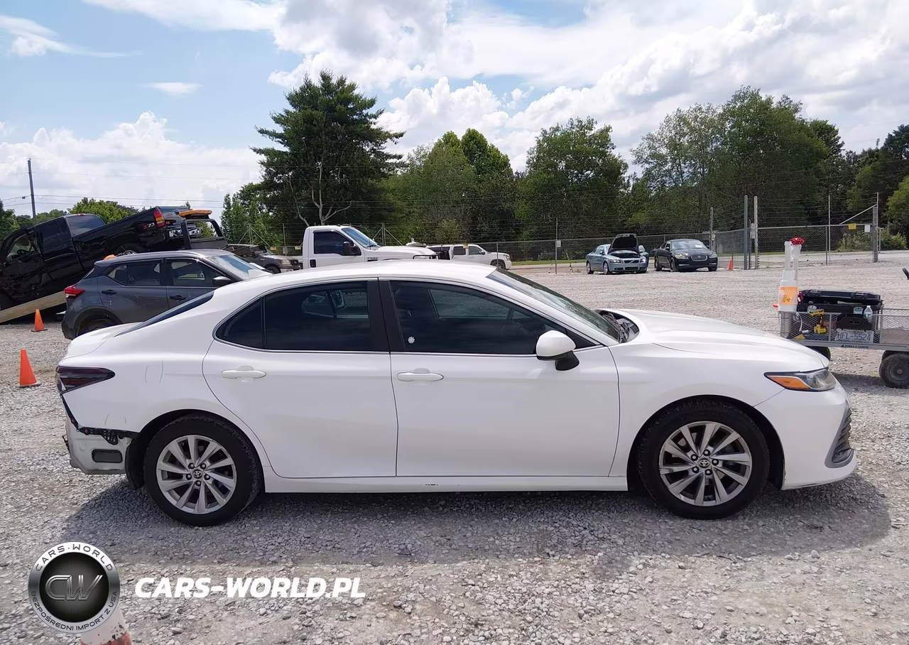 2021 Toyota Camry Le VIN:4T1C11AK2MU437072 - 13