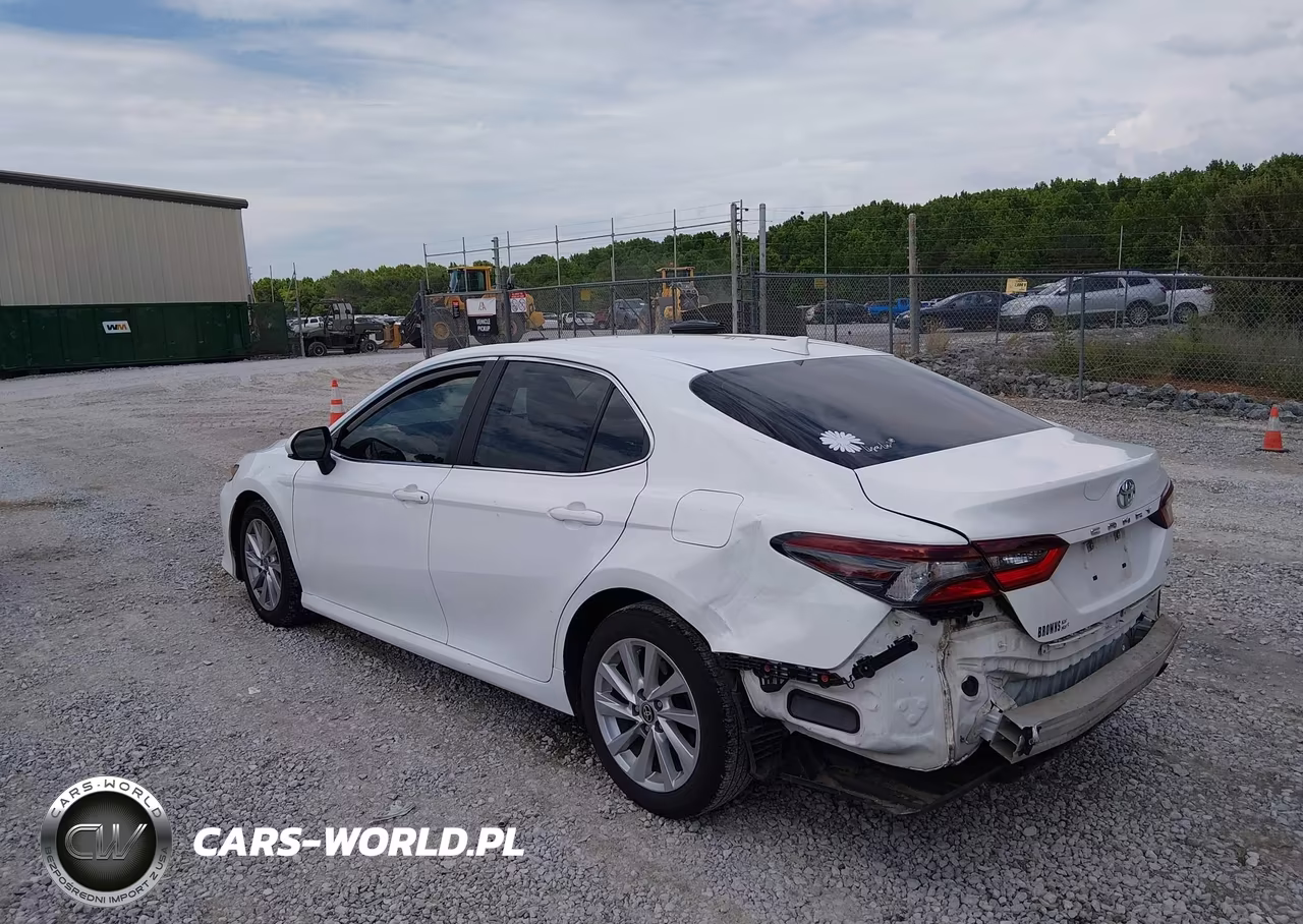 2021 Toyota Camry Le VIN:4T1C11AK2MU437072 - 3
