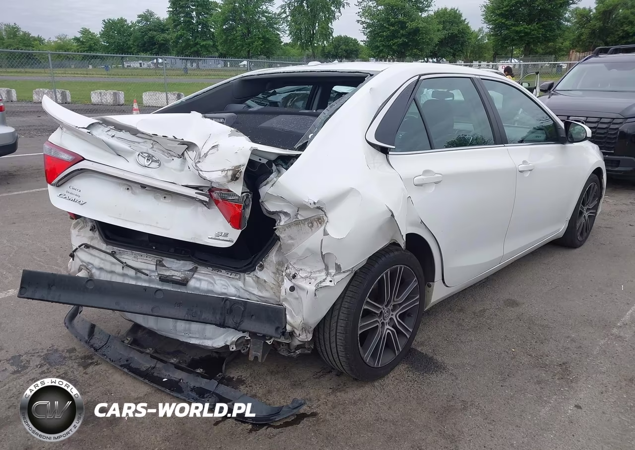 2016 Toyota Camry Se VIN:4T1BF1FK1GU157430 - 4