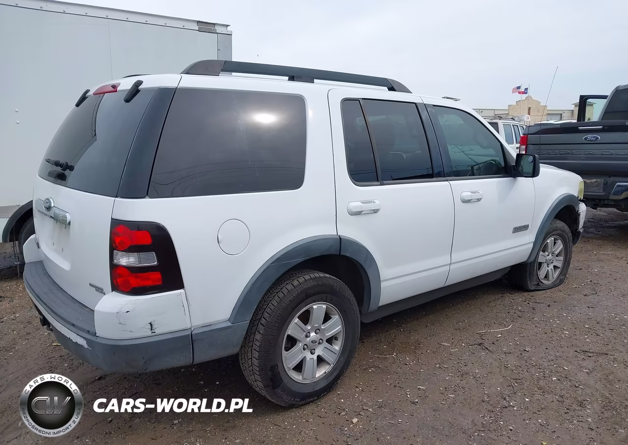 2007 Ford Explorer Xlt VIN:1FMEU63E37UB65088 - 4