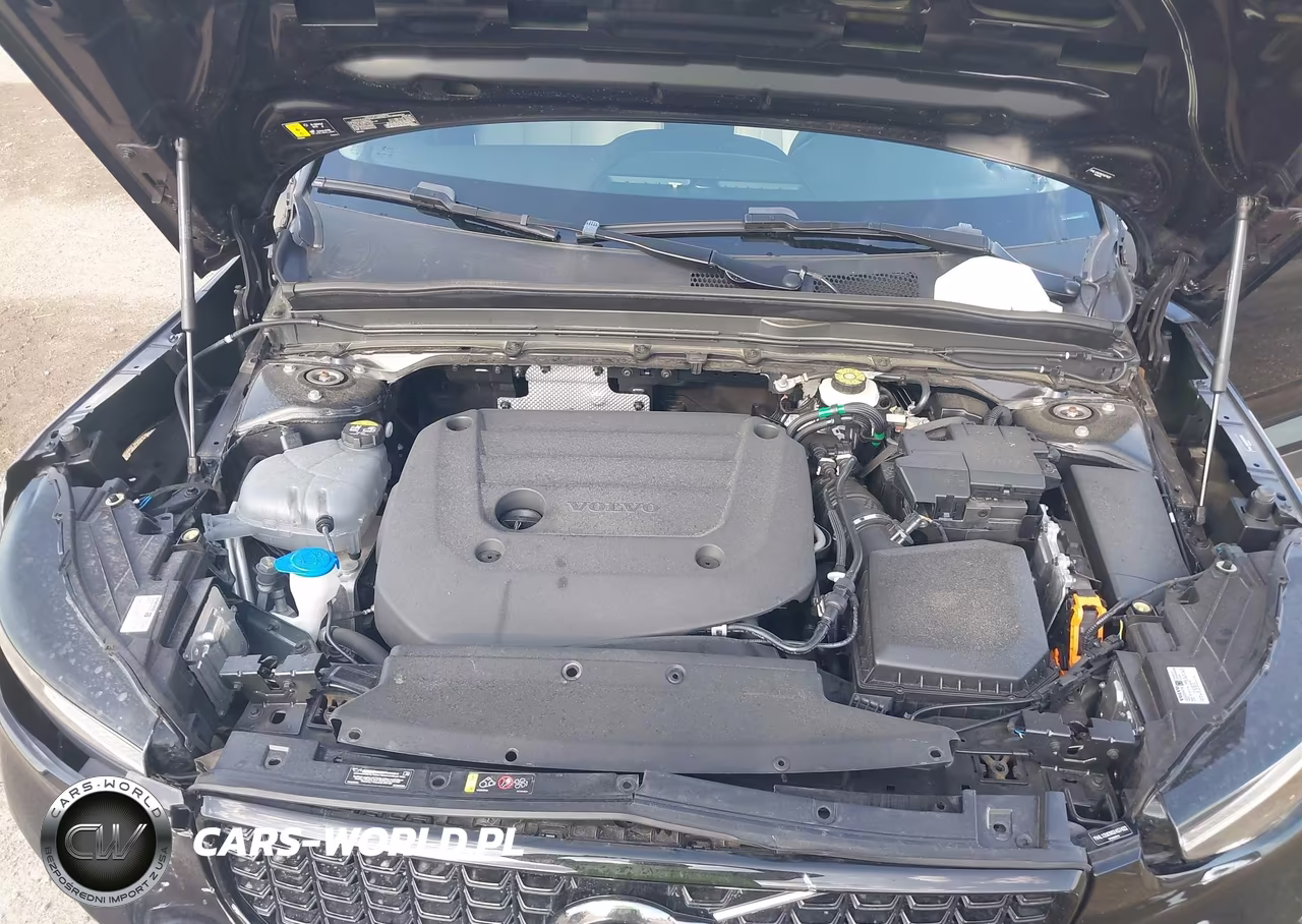 2025 Volvo Xc40 B5 Plus Dark Theme VIN:YV4L12UC9S2457422 - 10