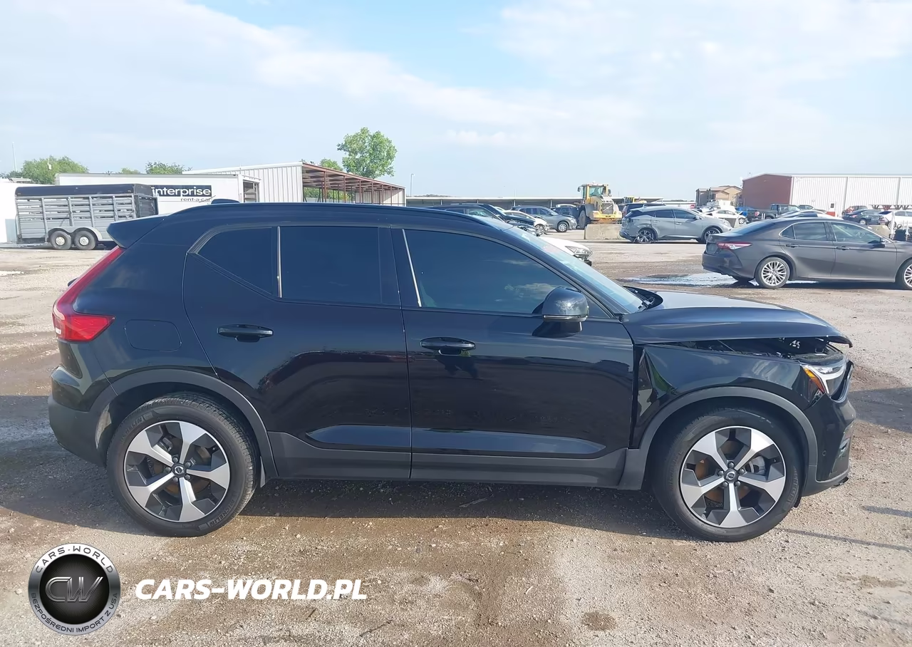 2025 Volvo Xc40 B5 Plus Dark Theme VIN:YV4L12UC9S2457422 - 13