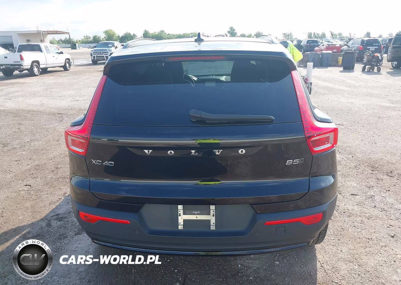 2025 Volvo Xc40 B5 Plus Dark Theme VIN:YV4L12UC9S2457422 - 16