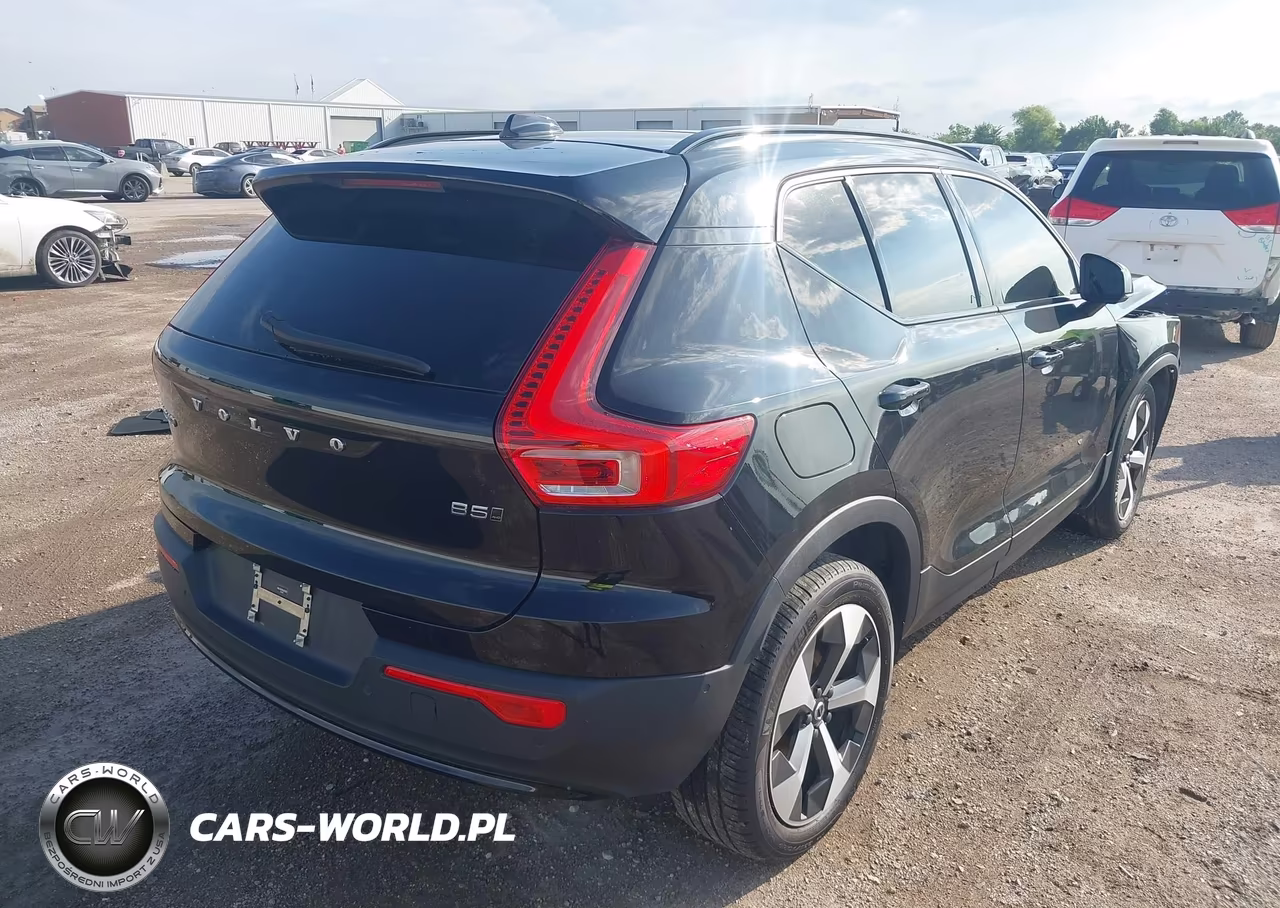 2025 Volvo Xc40 B5 Plus Dark Theme VIN:YV4L12UC9S2457422 - 4