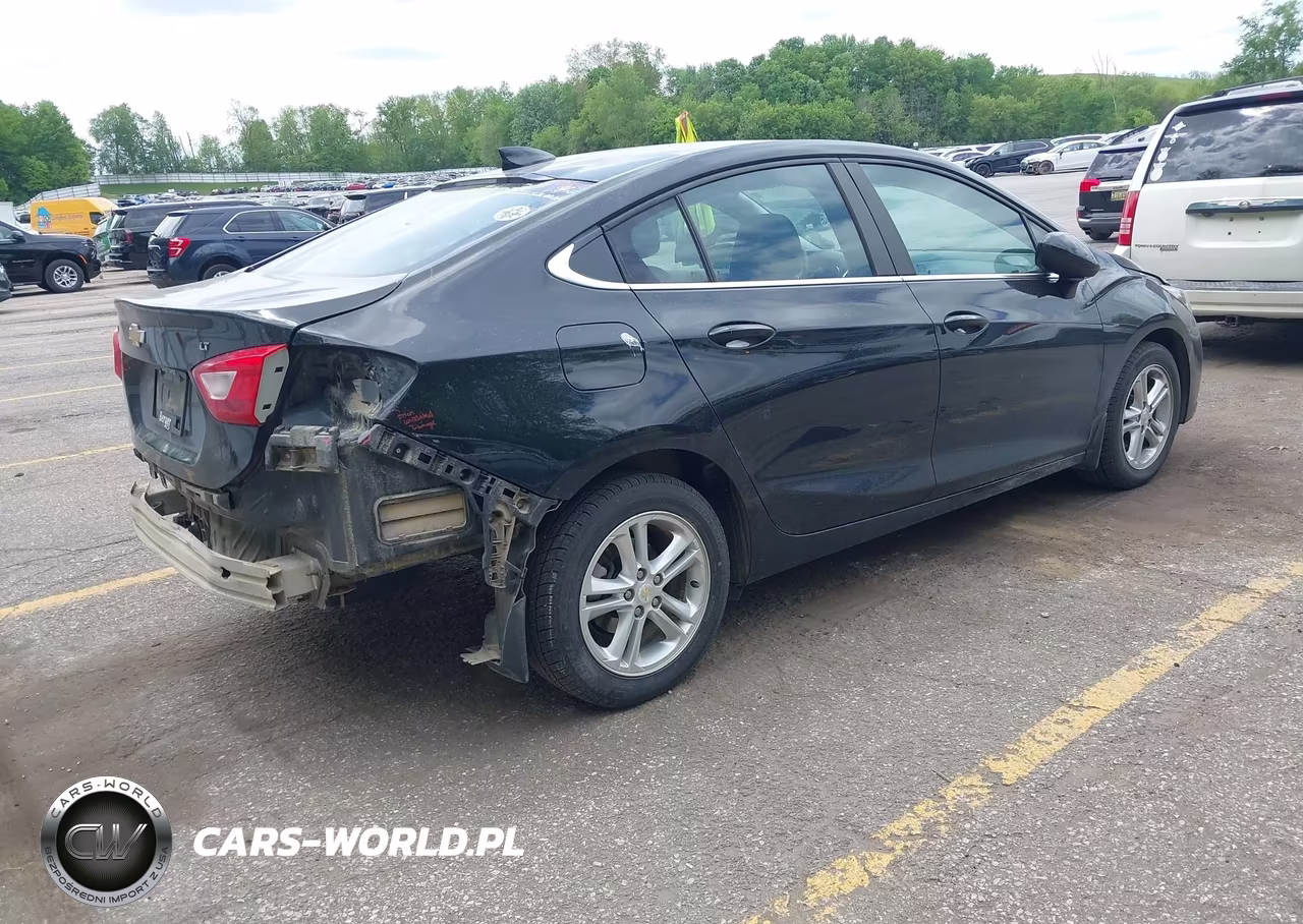 2017 Chevrolet Cruze Lt Auto VIN:1G1BE5SM7H7168107 - 4