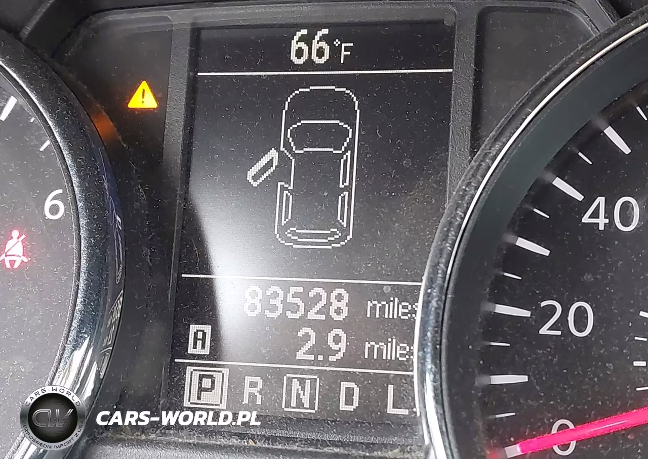 2015 Nissan Rogue Select S VIN:JN8AS5MV8FW758034 - 7