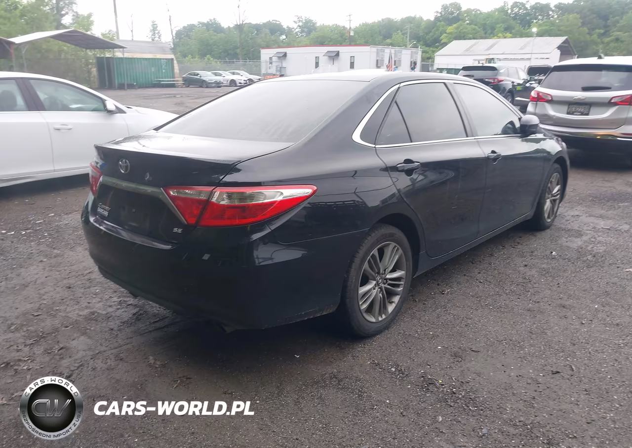 2017 Toyota Camry Se VIN:4T1BF1FK9HU701027 - 4