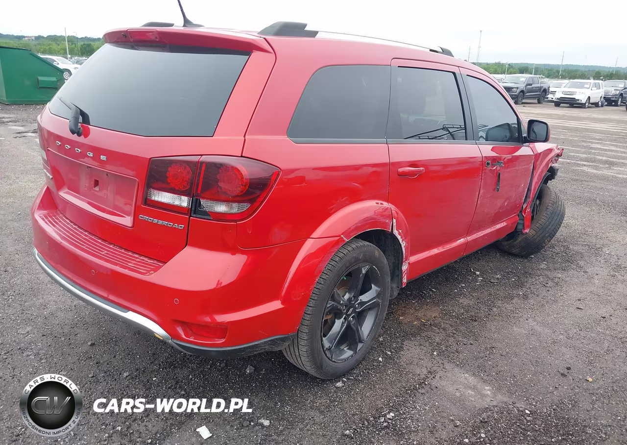 2018 Dodge Journey Crossroad VIN:3C4PDCGB8JT288561 - 4