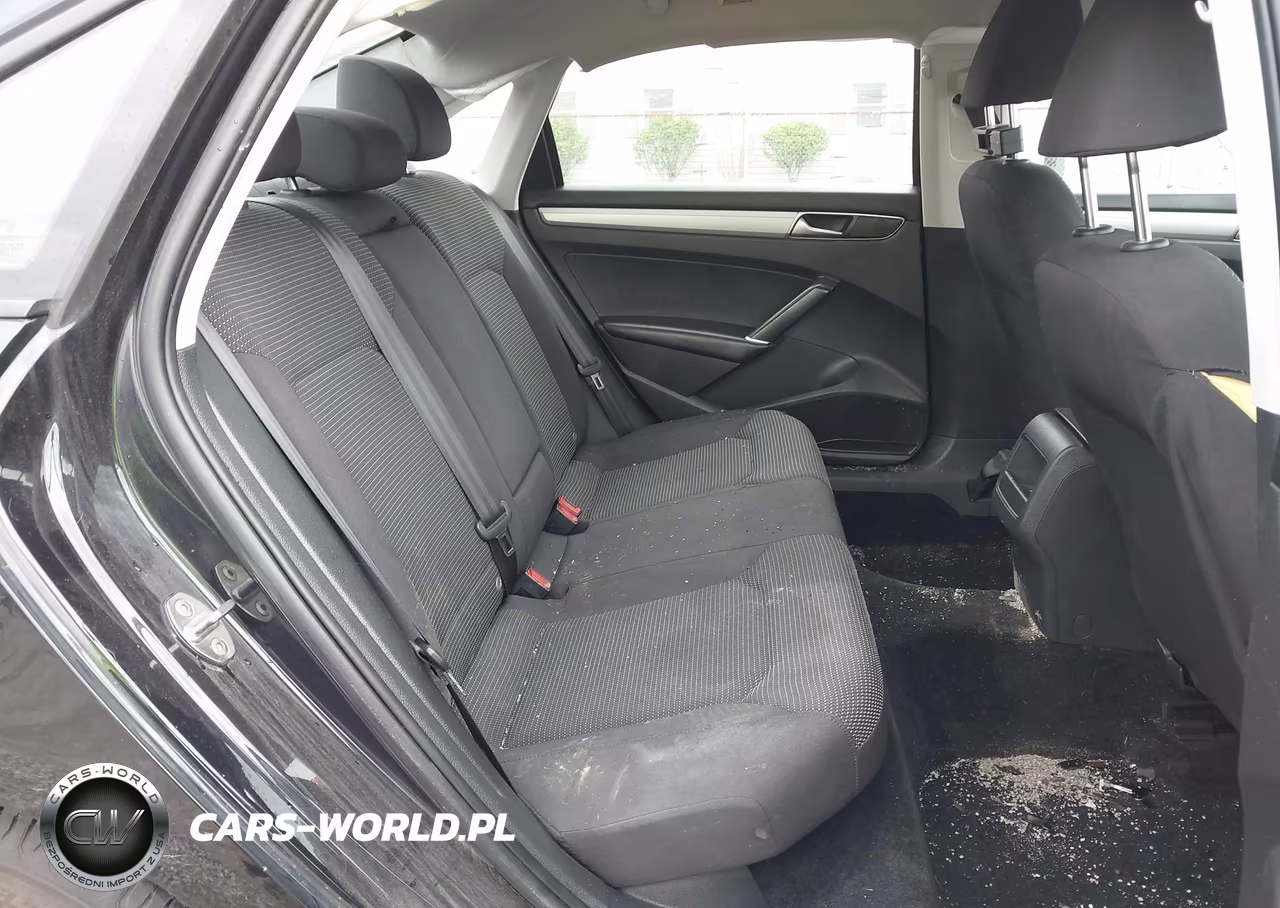 2018 Volkswagen Passat 2.0T R-Line-2.0T S VIN:1VWAA7A33JC023787 - 8