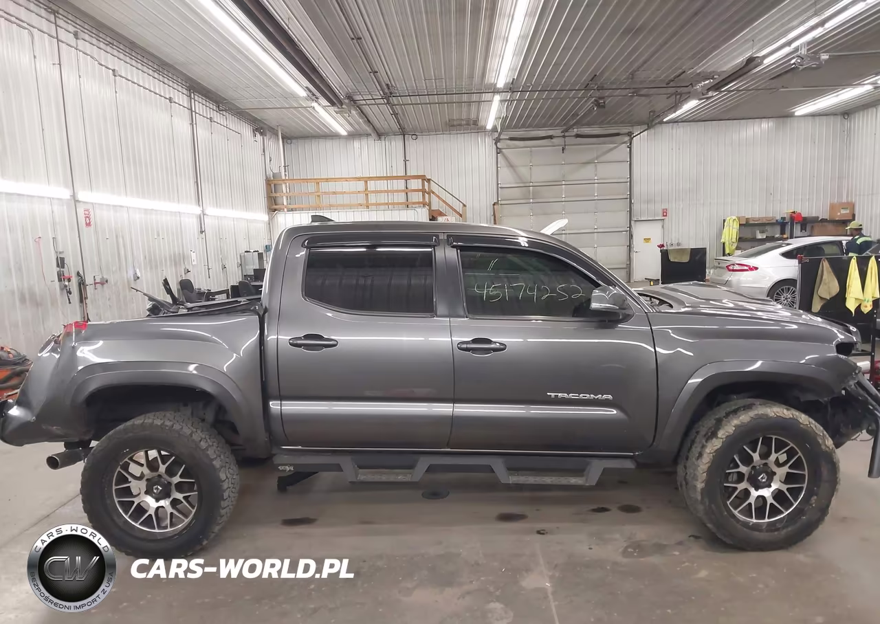 2018 Toyota Tacoma Trd Sport VIN:5TFCZ5AN7JX164770 - 14