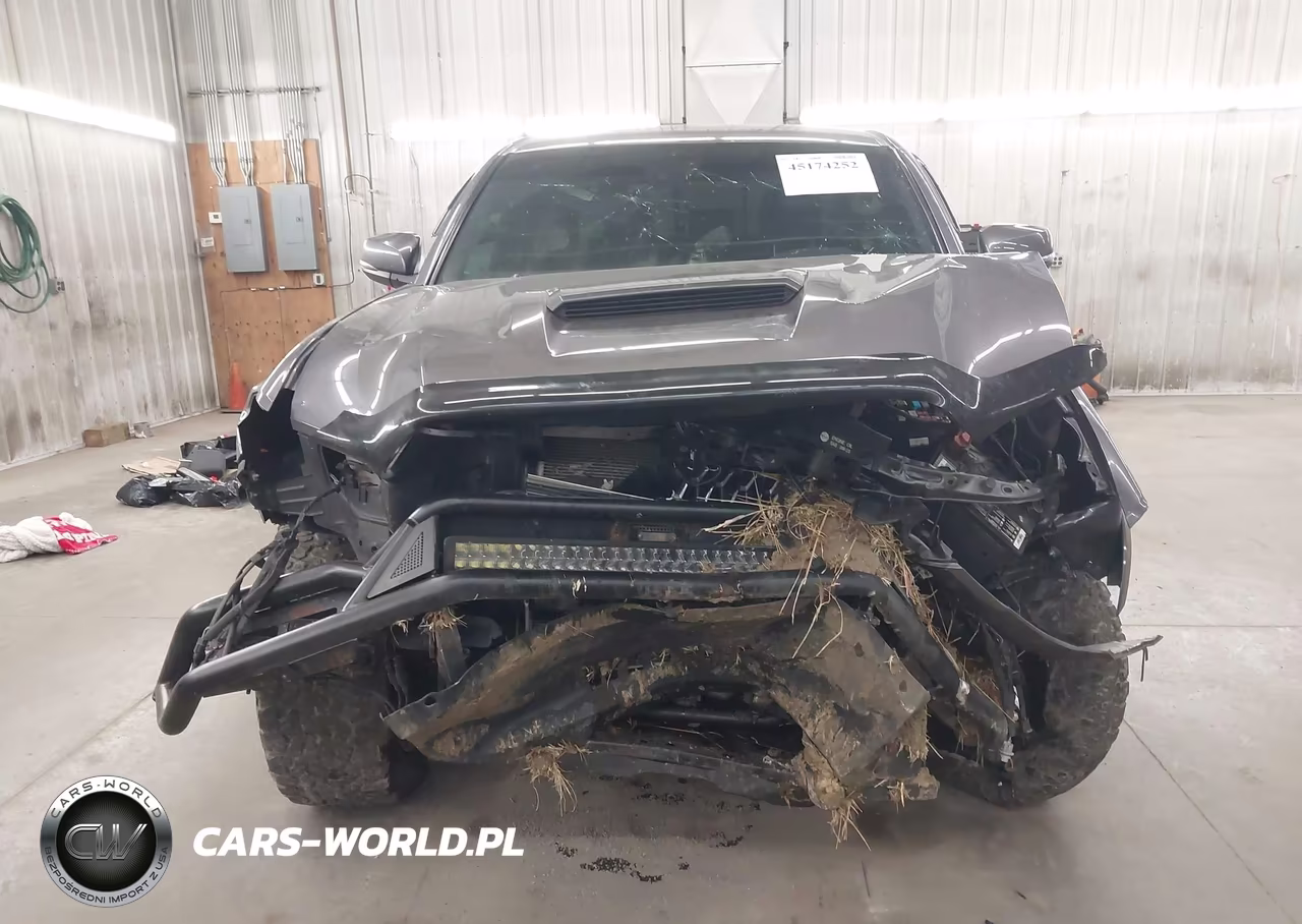 2018 Toyota Tacoma Trd Sport VIN:5TFCZ5AN7JX164770 - 6