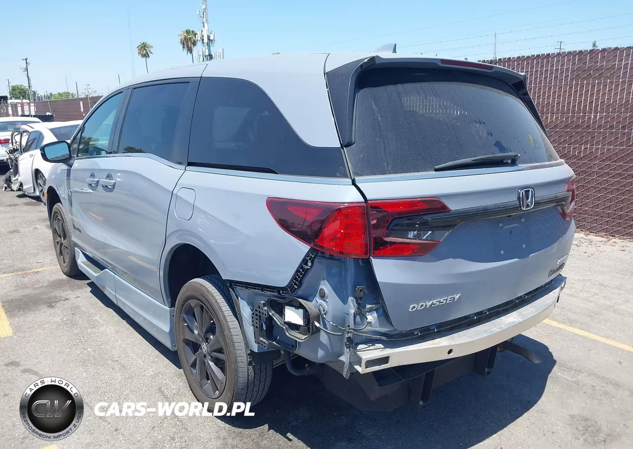 2023 Honda Odyssey Sport VIN:5FNRL6H72PB022368 - 3