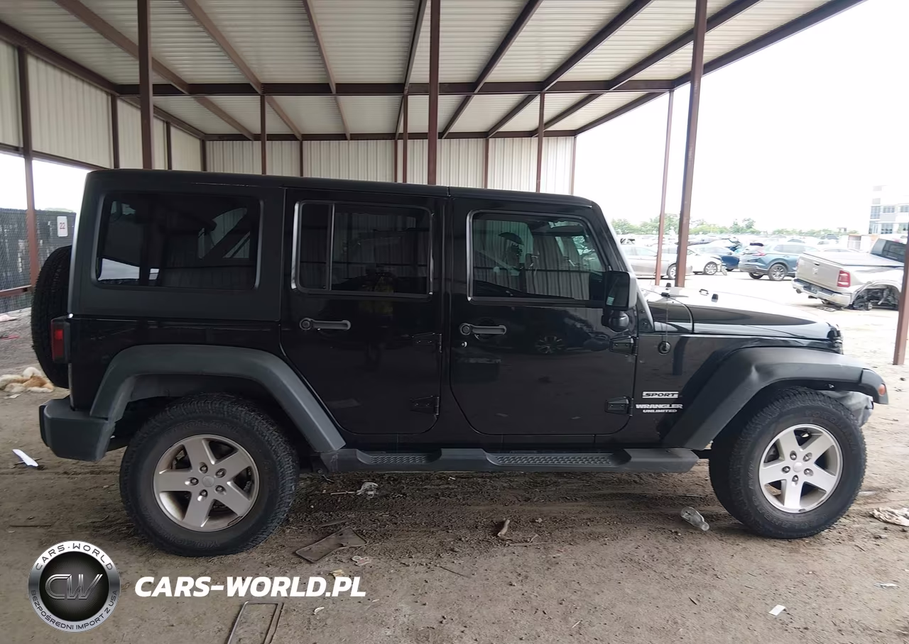 2012 Jeep Wrangler Unlimited Sport VIN:1C4BJWDG6CL121490 - 13