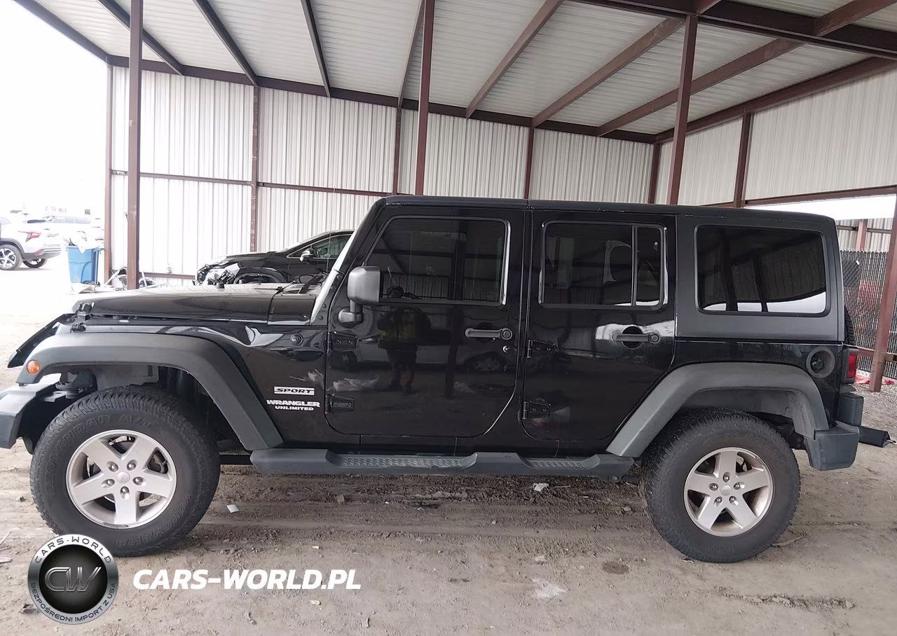 2012 Jeep Wrangler Unlimited Sport VIN:1C4BJWDG6CL121490 - 14