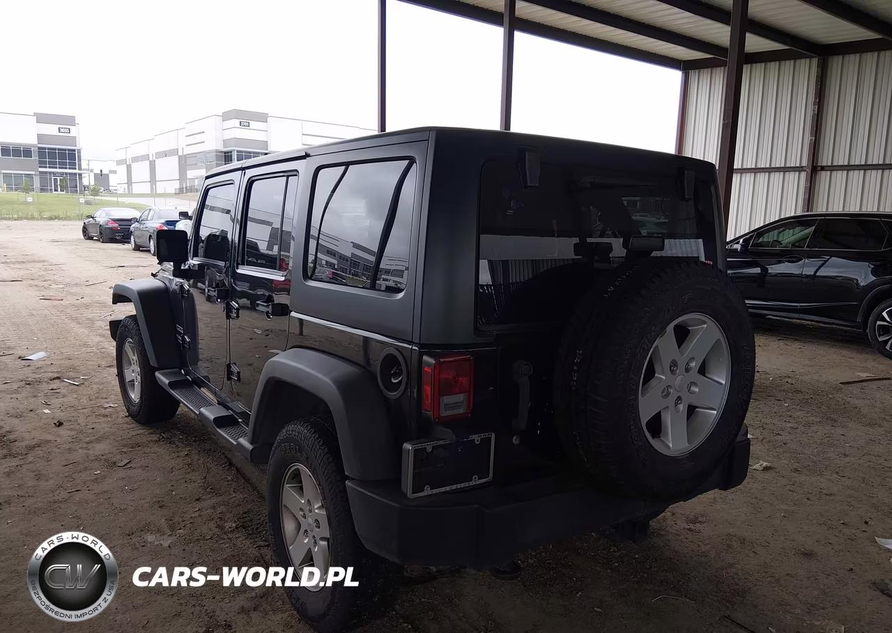 2012 Jeep Wrangler Unlimited Sport VIN:1C4BJWDG6CL121490 - 3