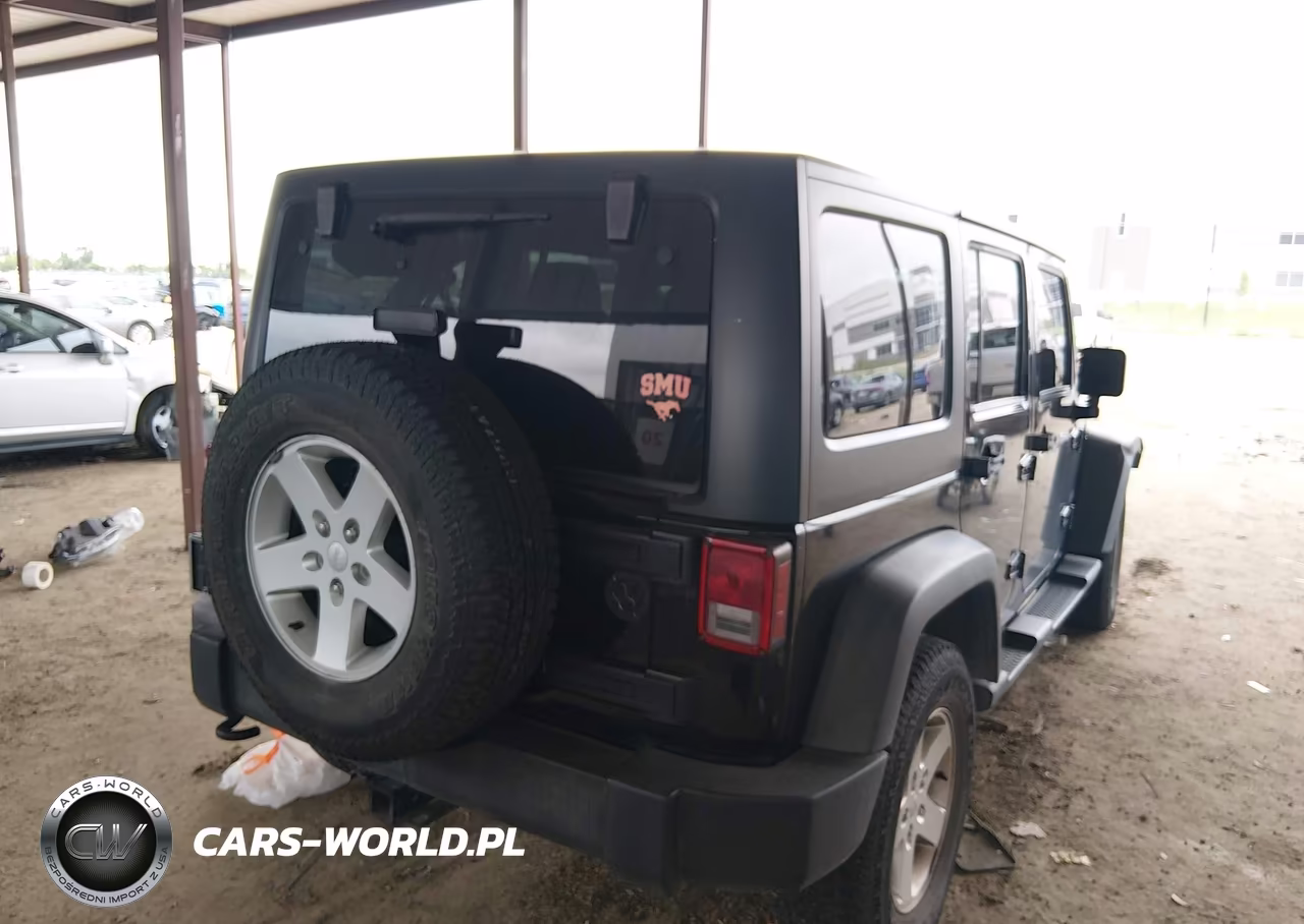 2012 Jeep Wrangler Unlimited Sport VIN:1C4BJWDG6CL121490 - 4