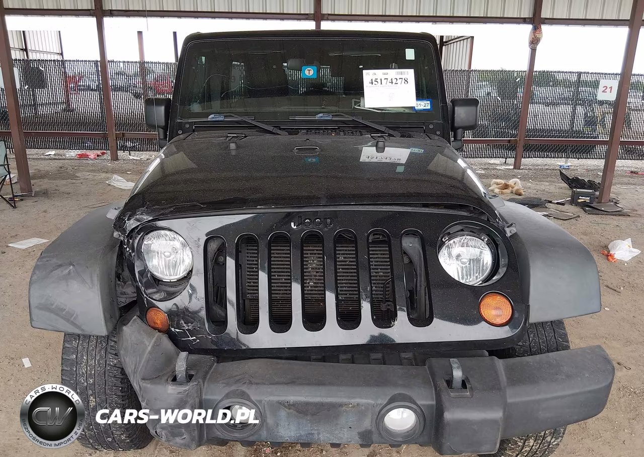 2012 Jeep Wrangler Unlimited Sport VIN:1C4BJWDG6CL121490 - 6