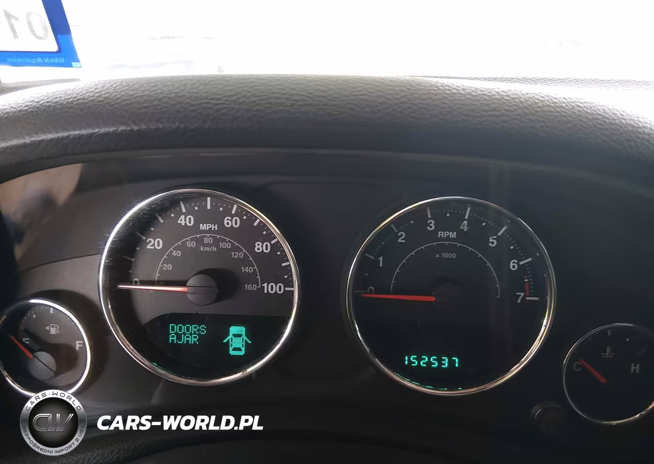 2012 Jeep Wrangler Unlimited Sport VIN:1C4BJWDG6CL121490 - 7
