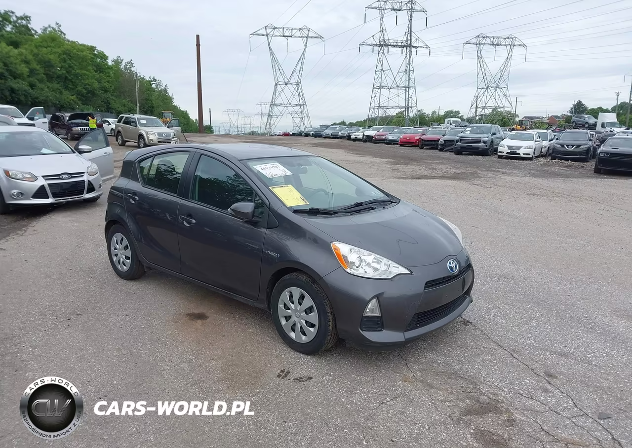 2014 Toyota Prius C Two – zdjęcie 1 z 16