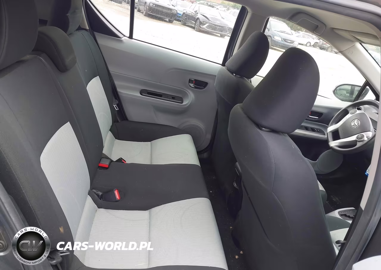 2014 Toyota Prius C Two VIN:JTDKDTB36E1567692 - 8