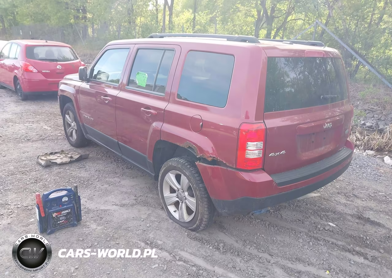 2012 Jeep Patriot Latitude VIN:1C4NJRFB3CD525437 - 3
