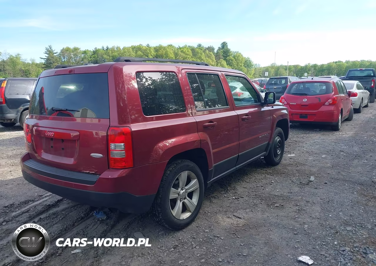 2012 Jeep Patriot Latitude VIN:1C4NJRFB3CD525437 - 4
