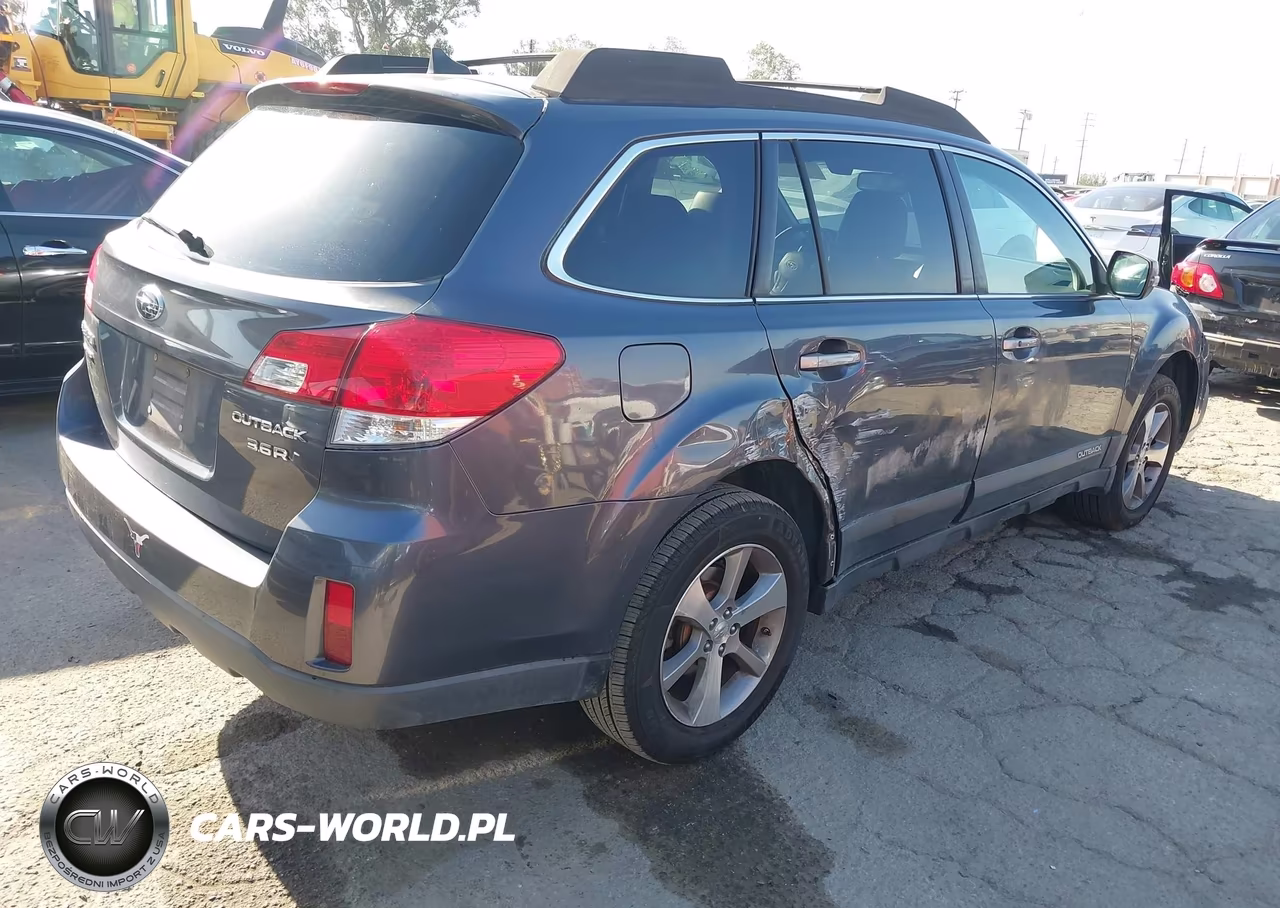2014 Subaru Outback 3.6R Limited VIN:4S4BRDPC3E2208600 - 4