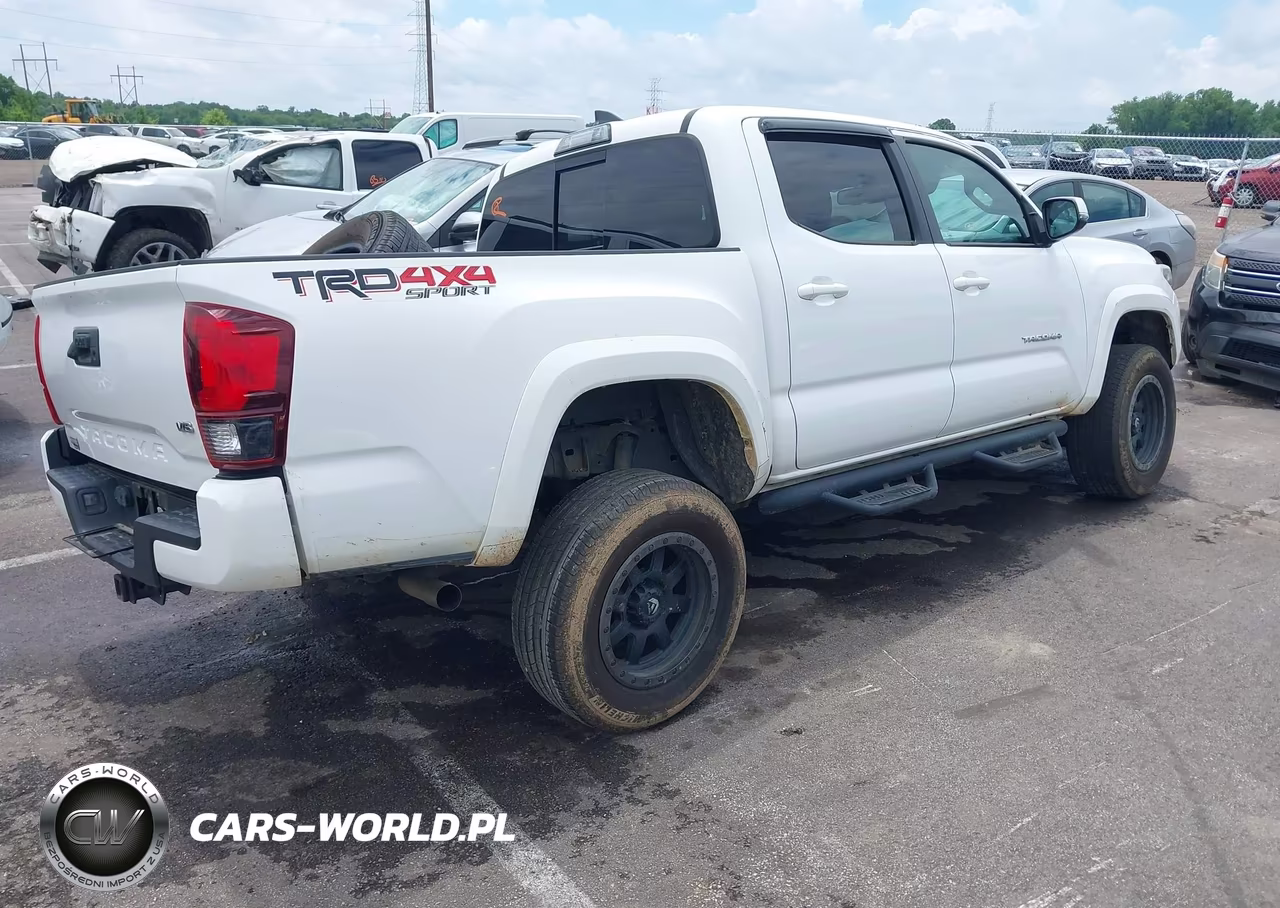 2018 Toyota Tacoma Trd Sport VIN:3TMCZ5AN0JM151218 - 4