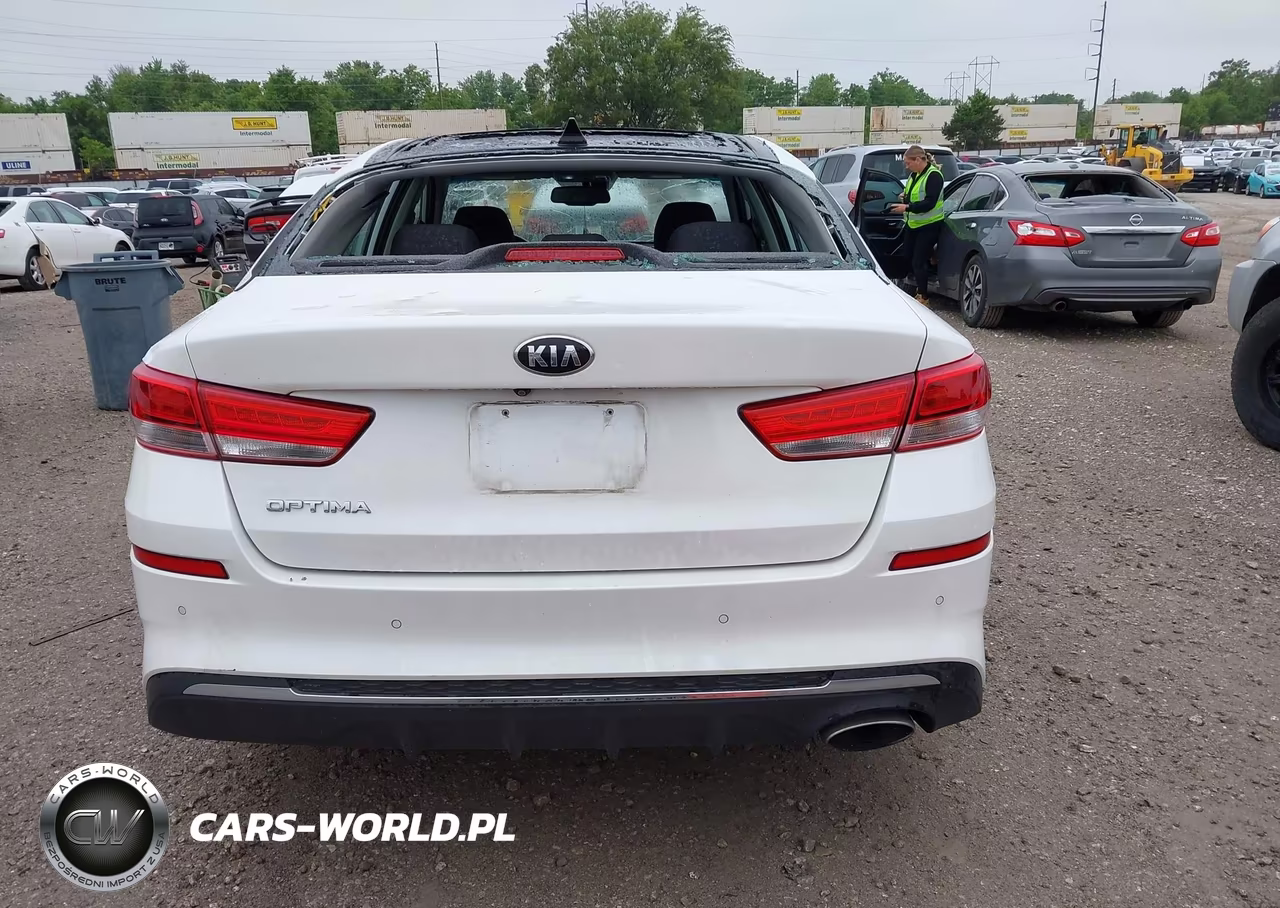 2019 Kia Optima Lx VIN:5XXGT4L33KG323169 - 16
