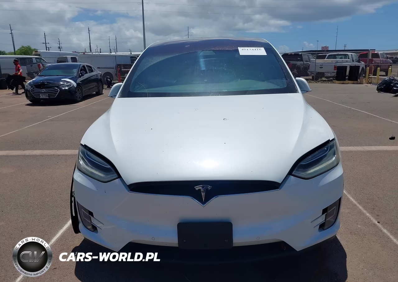 2017 Tesla Model X 100D-75D-90D VIN:5YJXCBE22HF055218 - 12